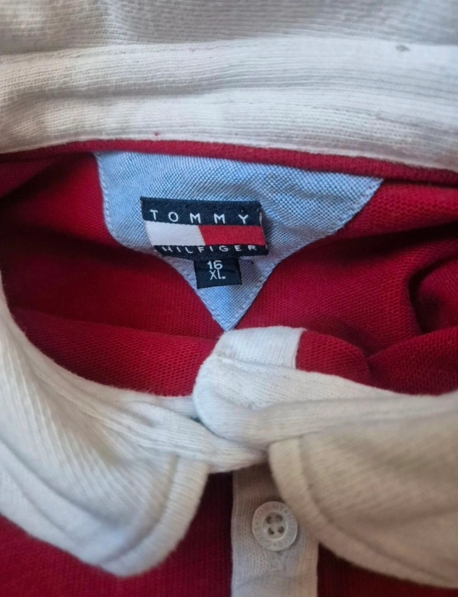 Polo manga larga vermelho/azul. Tommy Hilfiger. Tamanho 16 anos – photo 4